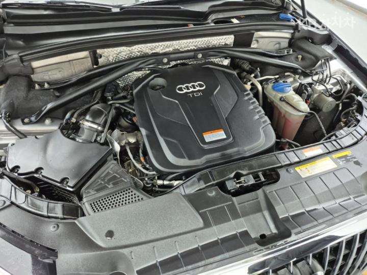 Audi Q5 35 TDI Quattro Dynamic 8R 7
