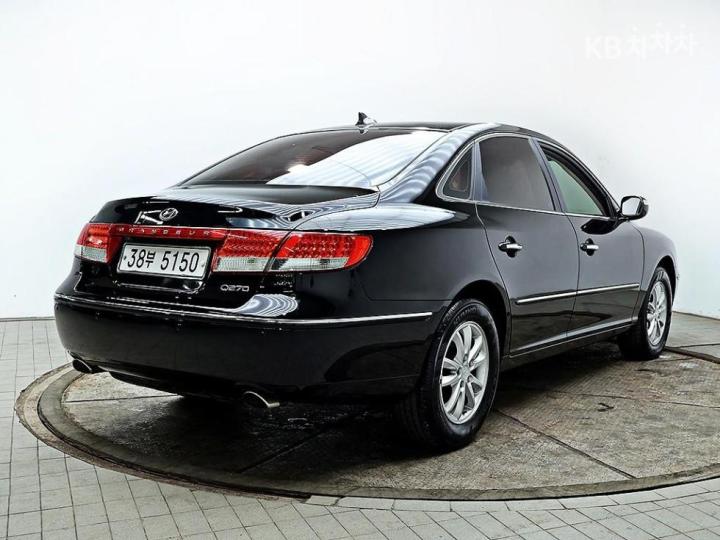 Hyundai Grandeur New Luxury Q270 Deluxe 5