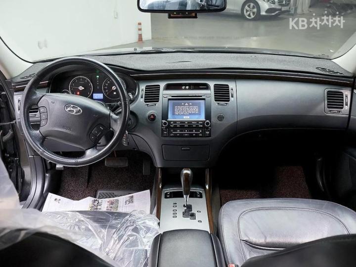 Hyundai Grandeur New Luxury Q270 Deluxe 6