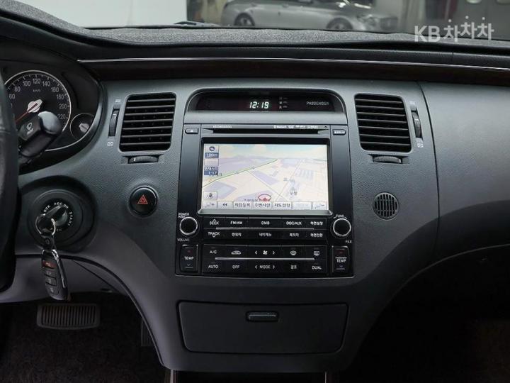 Hyundai Grandeur New Luxury Q270 Deluxe 10