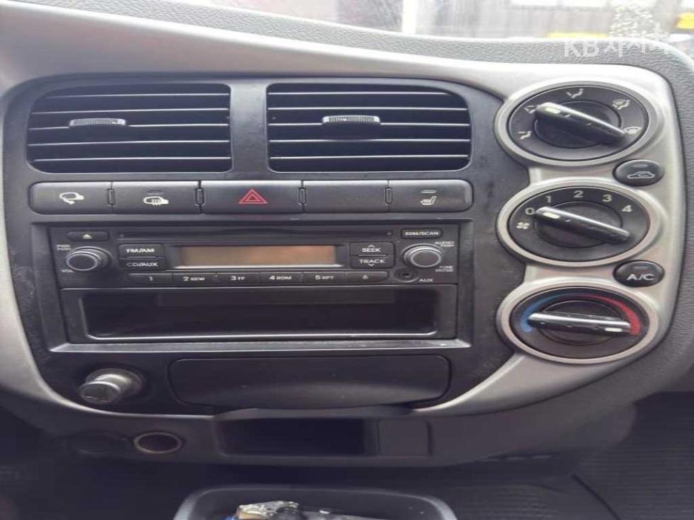 2012 - kia bongo iii