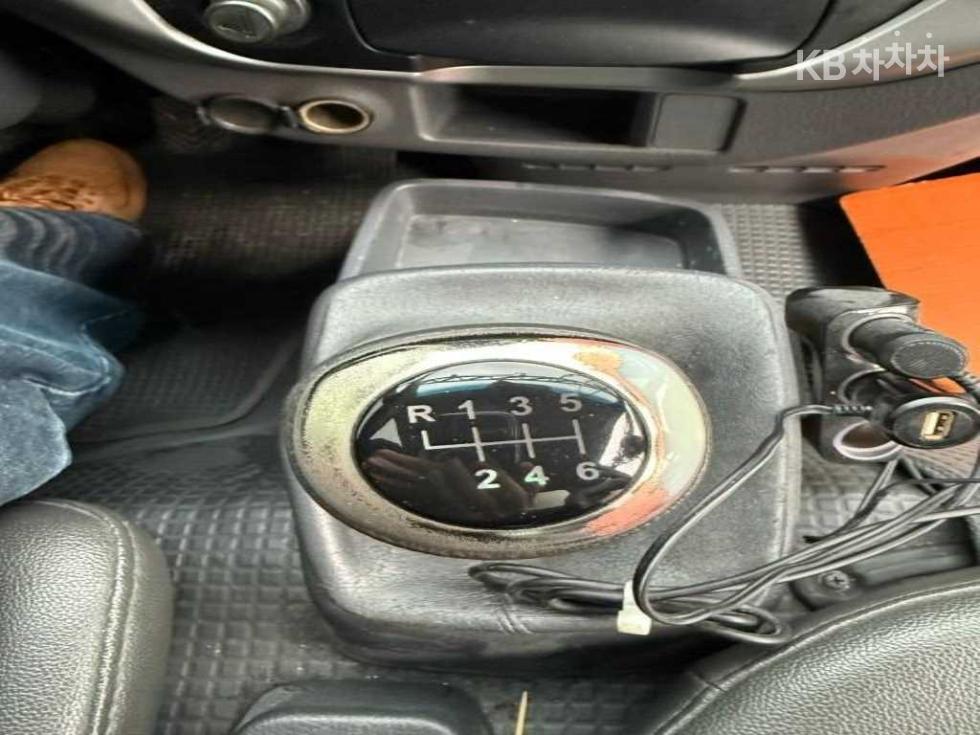 2012 - kia bongo iii