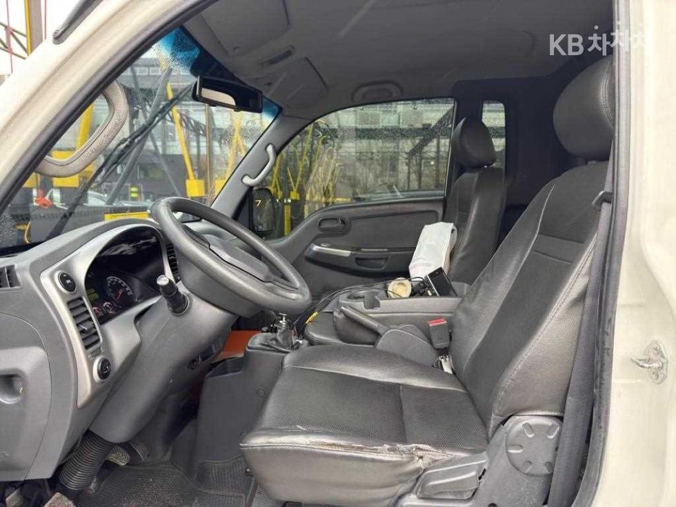 2012 - kia bongo iii