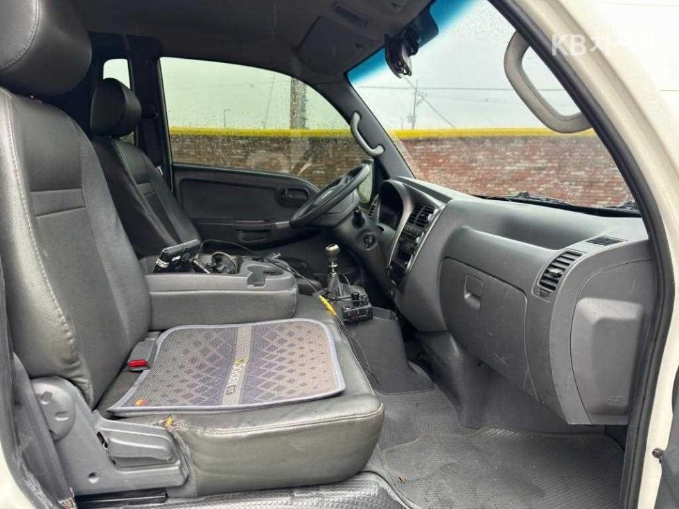 2012 - kia bongo iii