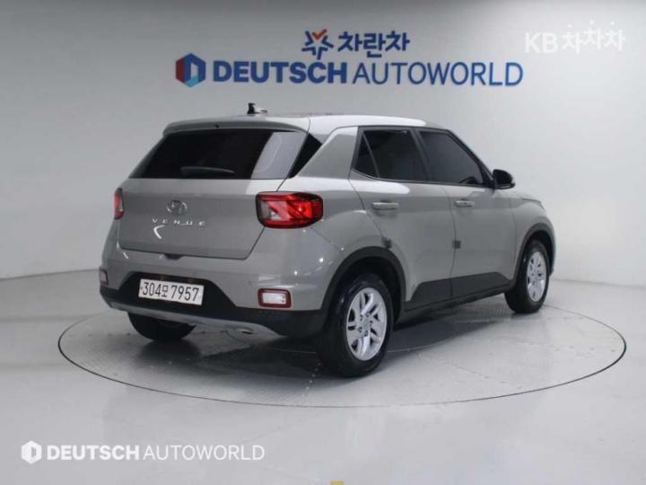 Hyundai Venue Gasoline 1.6 Modern 3