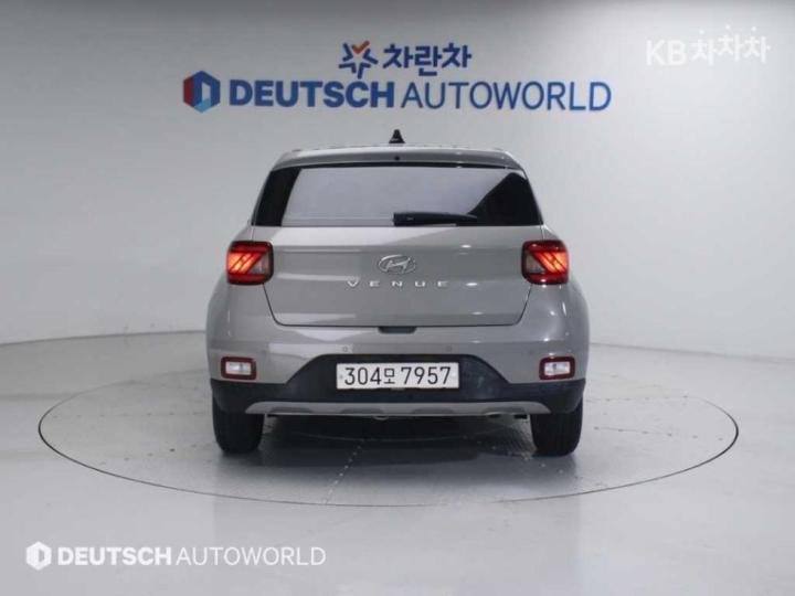 Hyundai Venue Gasoline 1.6 Modern 5