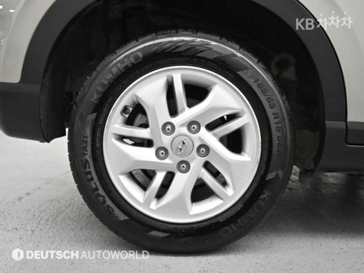 Hyundai Venue Gasoline 1.6 Modern 6