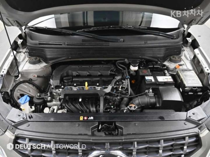 Hyundai Venue Gasoline 1.6 Modern 7