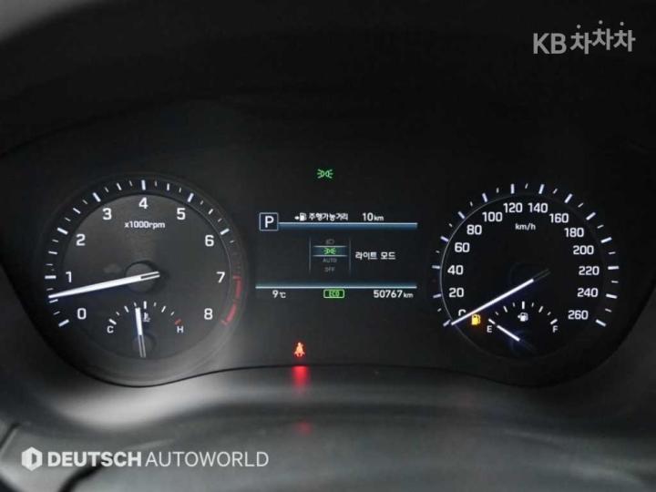 Genesis G80 3.3 GDI AWD Premium Luxury 9