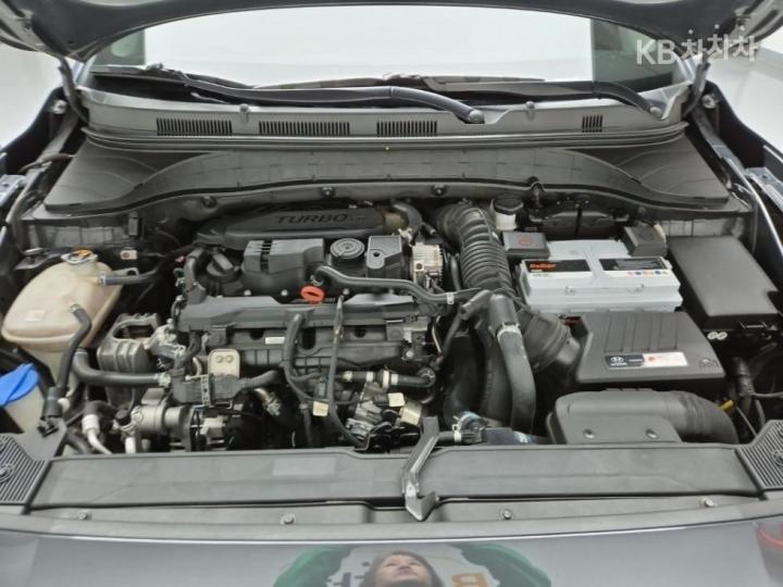 Hyundai Kona 1.6 Gasoline Turbo 2WD Inspiration 6