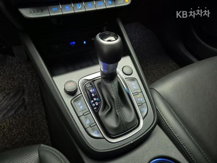 Hyundai Kona 1.6 Gasoline Turbo 2WD Inspiration 9