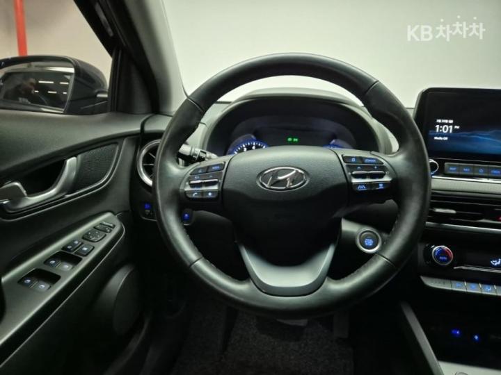 Hyundai Kona 1.6 Gasoline Turbo 2WD Inspiration 10