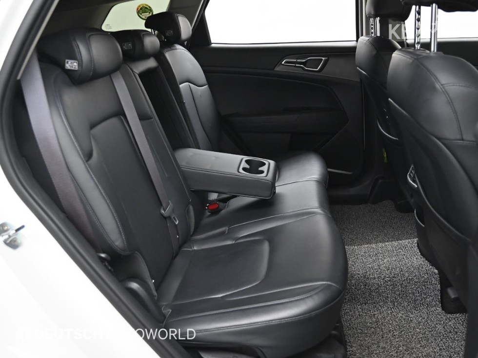 2022 - kia sportage