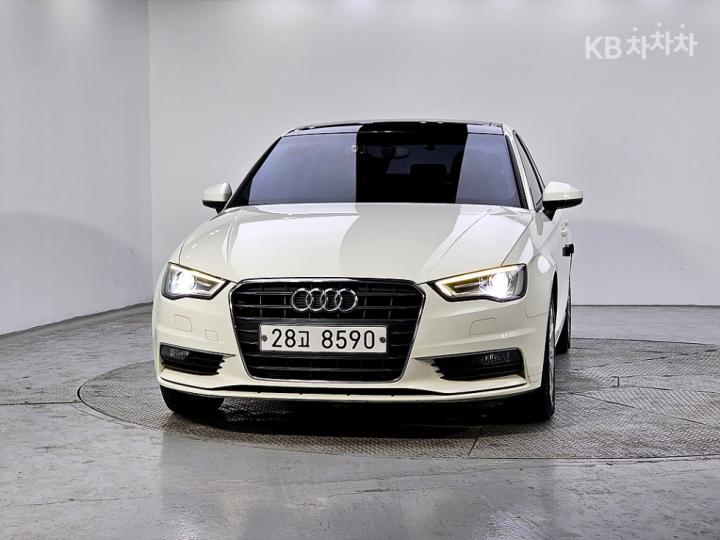 Audi A3 NEW 25 TDI Dynamic 8V 3