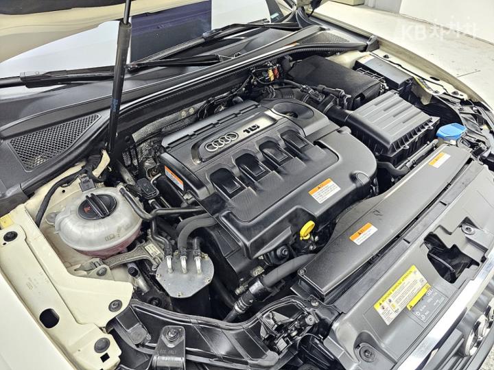 Audi A3 NEW 25 TDI Dynamic 8V 7