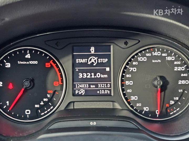 Audi A3 NEW 25 TDI Dynamic 8V 8