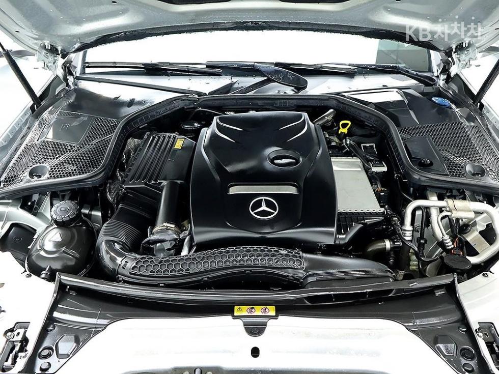 2017 - mercedes-benz c-class
