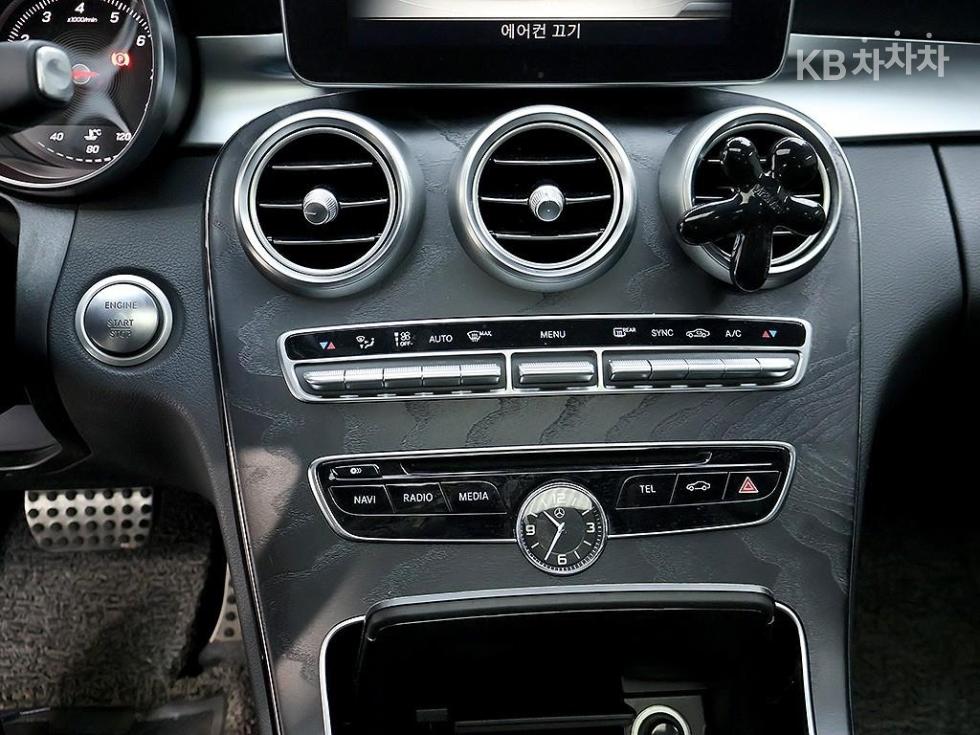 2017 - mercedes-benz c-class