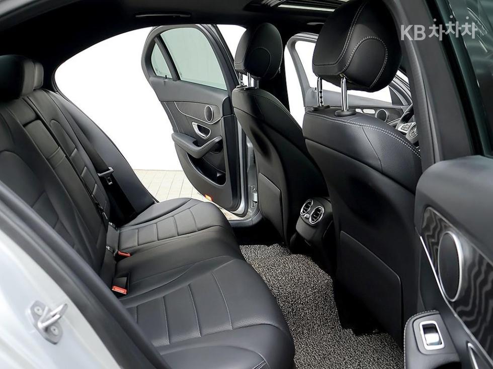 2017 - mercedes-benz c-class