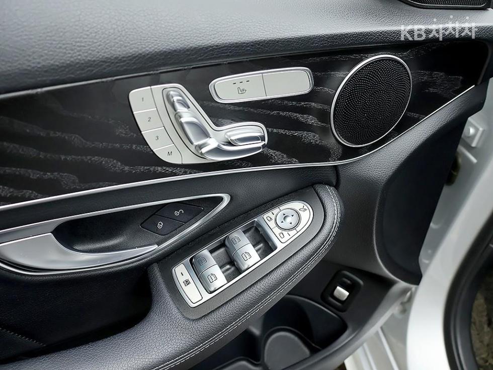 2017 - mercedes-benz c-class