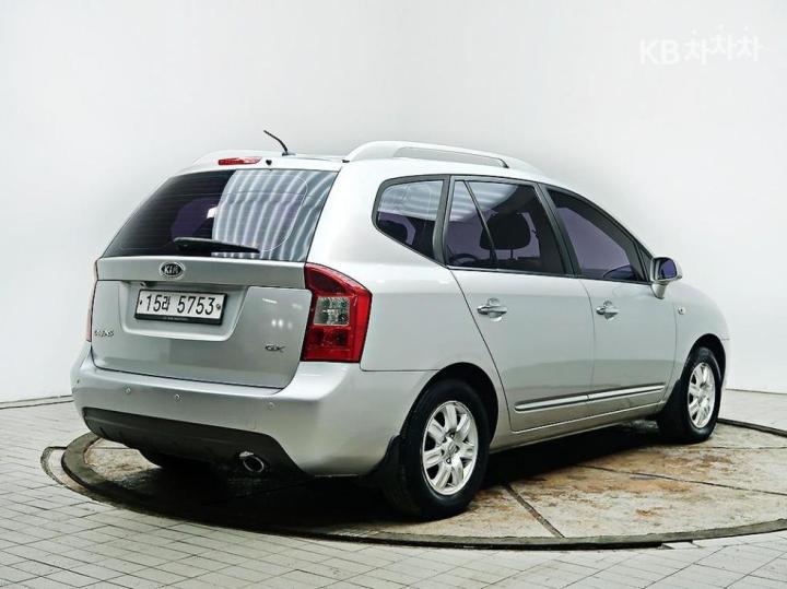 Kia Carens New 2.0 LPI GX Top Model 5