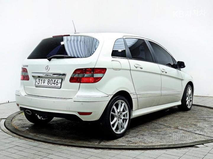 Mercedes-Benz B-Class B200 5