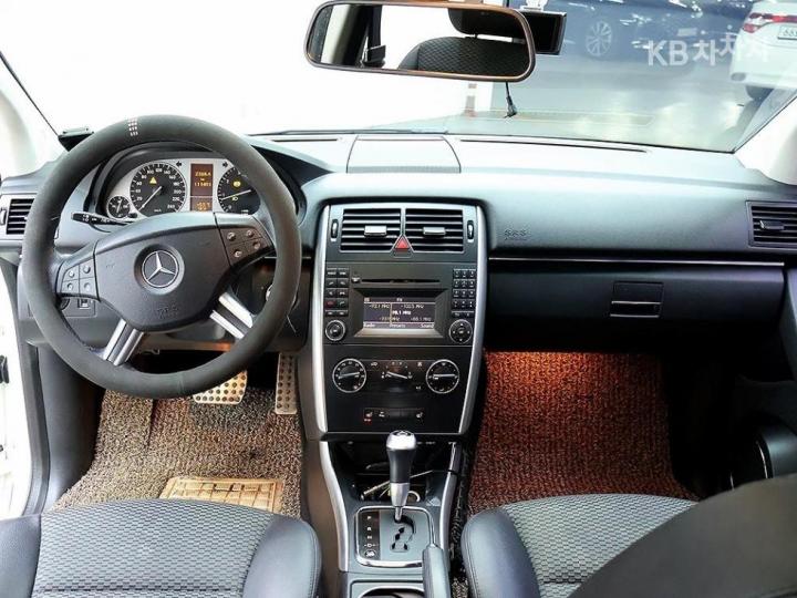 Mercedes-Benz B-Class B200 6
