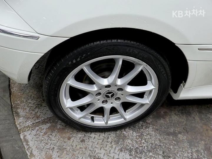 Mercedes-Benz B-Class B200 8