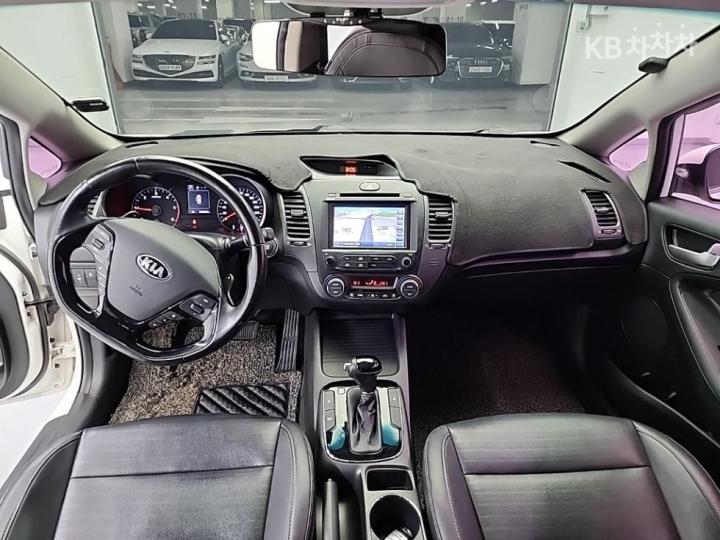 Kia K3 Diesel 1.6 Diesel Trendy Base Type 8
