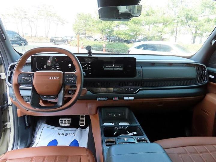 Kia Tasman G2.5 T-GDI 4WD X-Pro 8