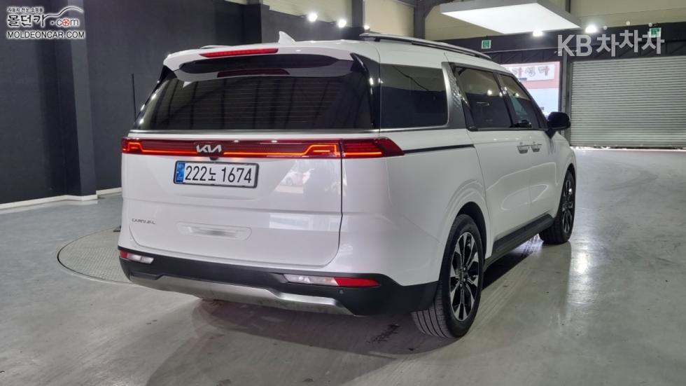 2022 - kia carnival