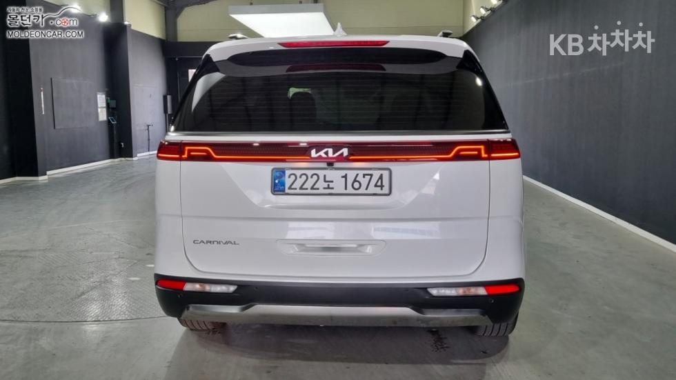 2022 - kia carnival