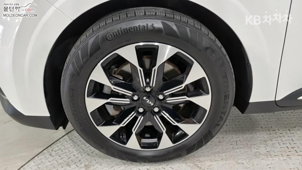 2022 - kia carnival