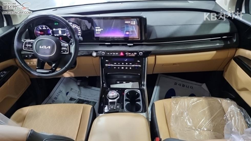 2022 - kia carnival