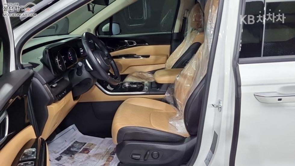 2022 - kia carnival