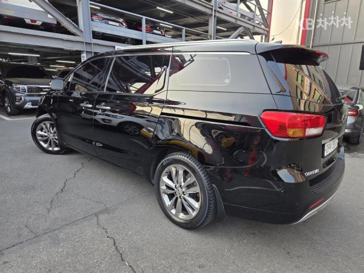 Kia Carnival 2.2 Diesel Noblesse 7