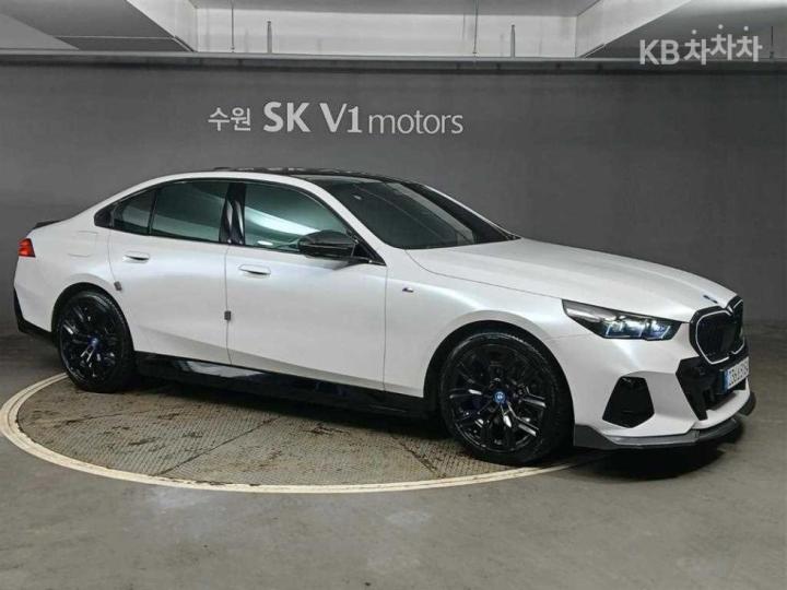 BMW 5 Series (G60) 530e M Sport 7