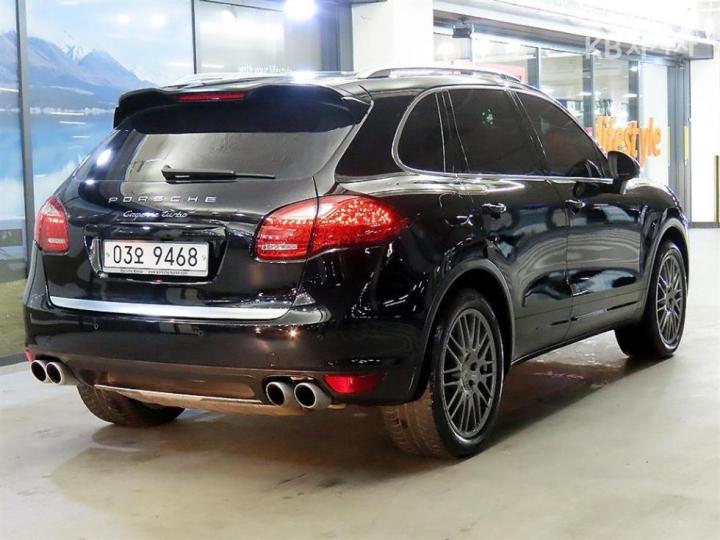 Porsche Cayenne New 958 4.8 Turbo 5