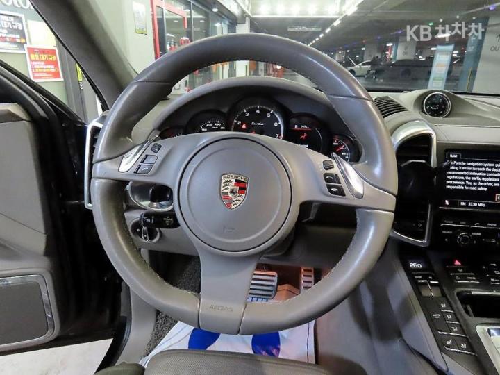 Porsche Cayenne New 958 4.8 Turbo 9