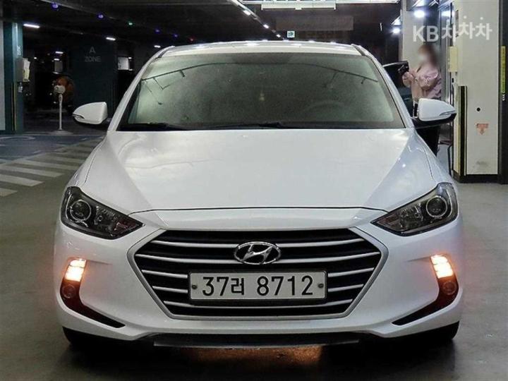 Hyundai Avante — miniaturë 2
