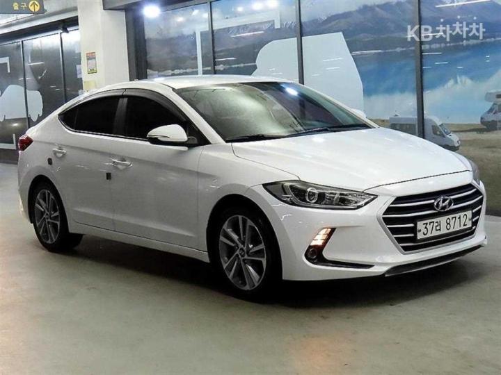 Hyundai Avante 1.6 GDI Value Plus — foto 1