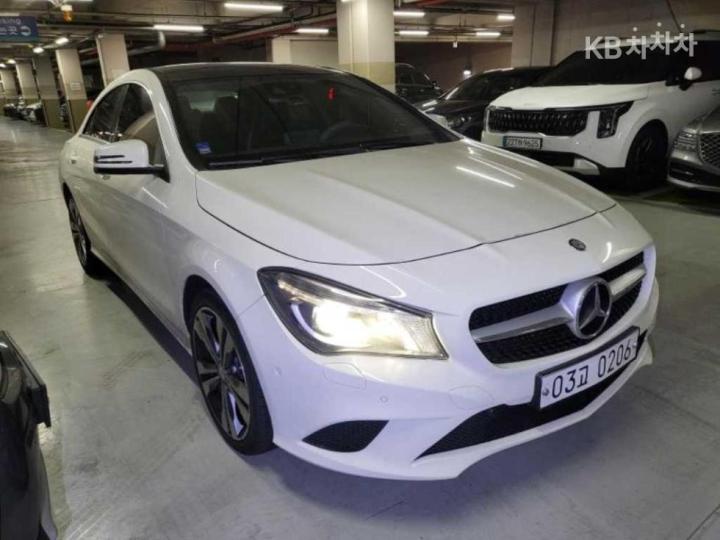 Mercedes-Benz CLA-Class CLA200 d 3
