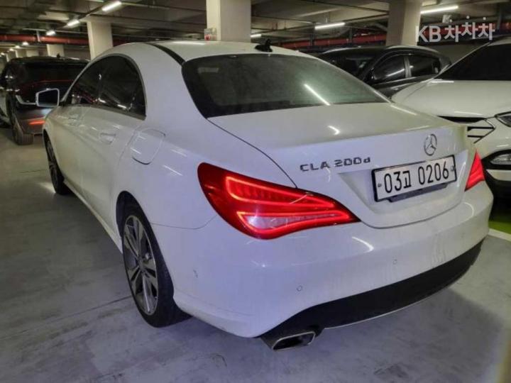 Mercedes-Benz CLA-Class CLA200 d 5