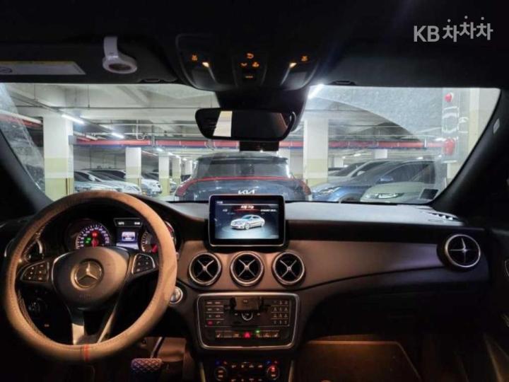 Mercedes-Benz CLA-Class CLA200 d 9
