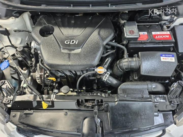 Hyundai Avante MD M16 GDi TOP 6