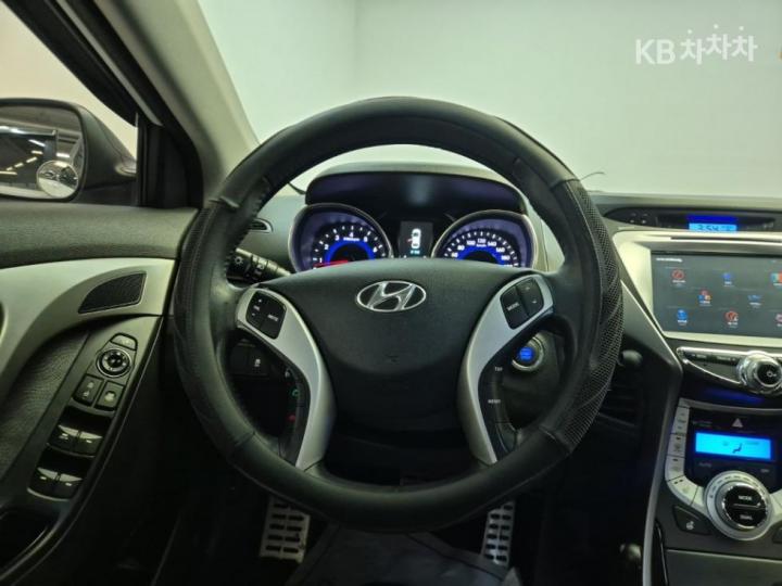 Hyundai Avante MD M16 GDi TOP 10