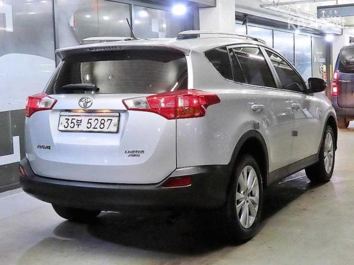 Toyota RAV4 2.5 4WD 5