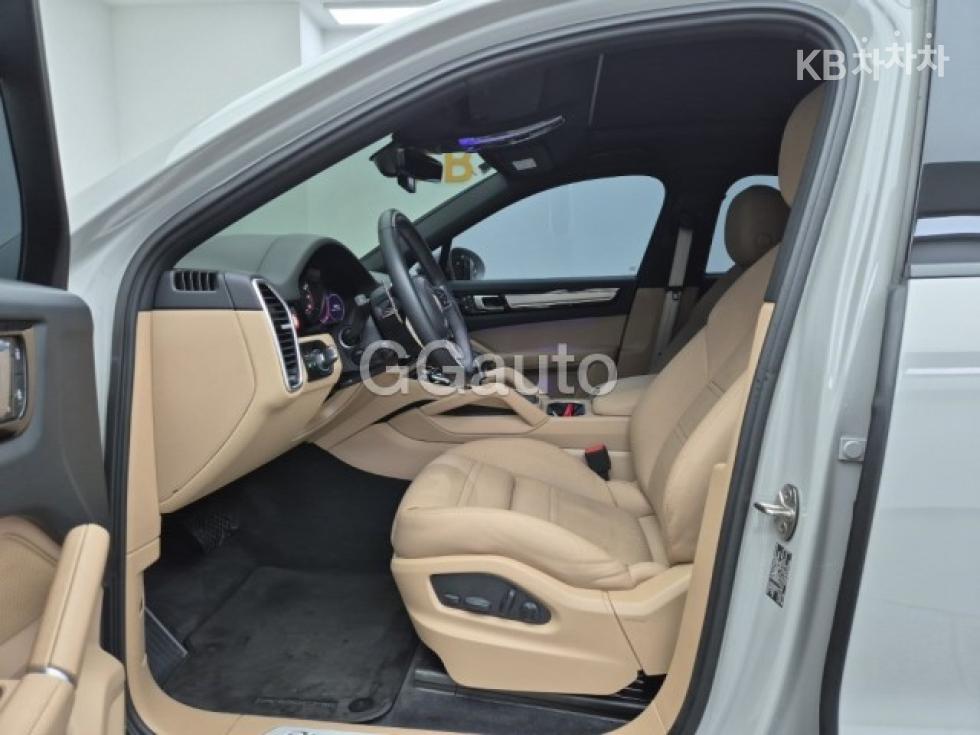 Porsche Cayenne — miniaturë 11