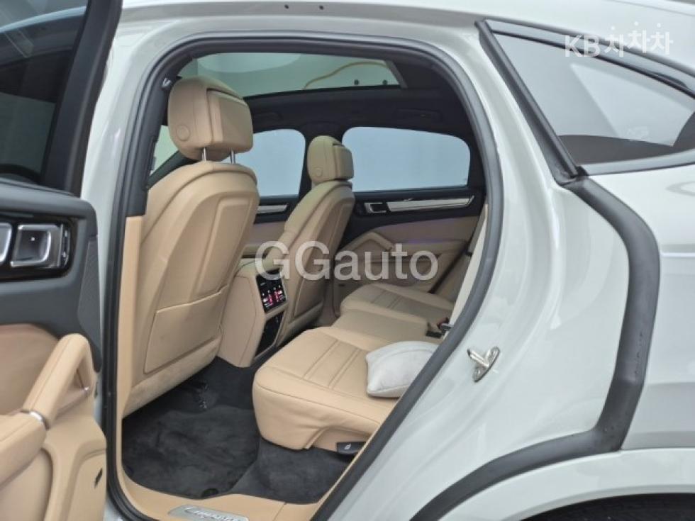Porsche Cayenne — miniaturë 12