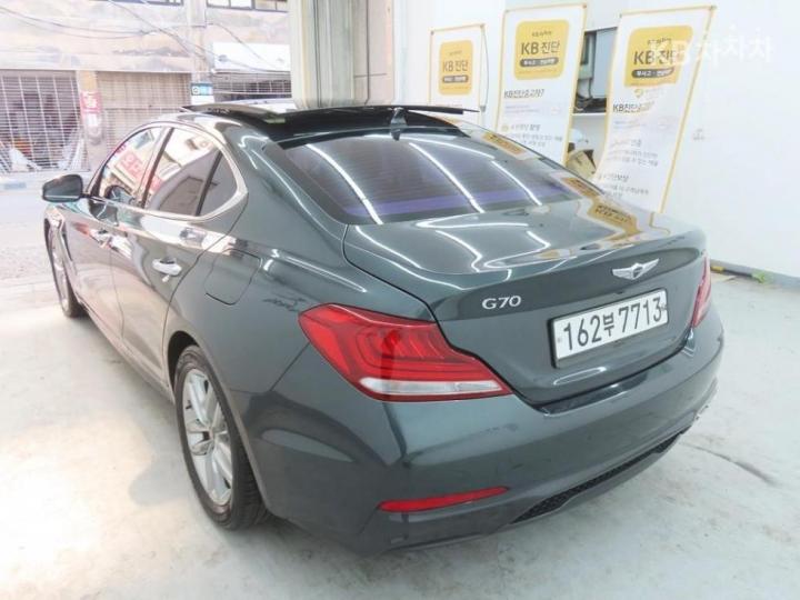 Genesis G70 2.2D Supreme 5